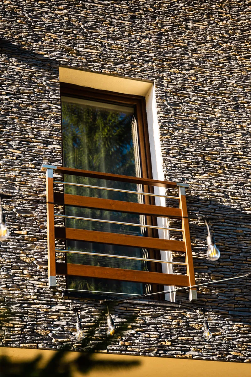 balustrada balkonowa imitacja drewna